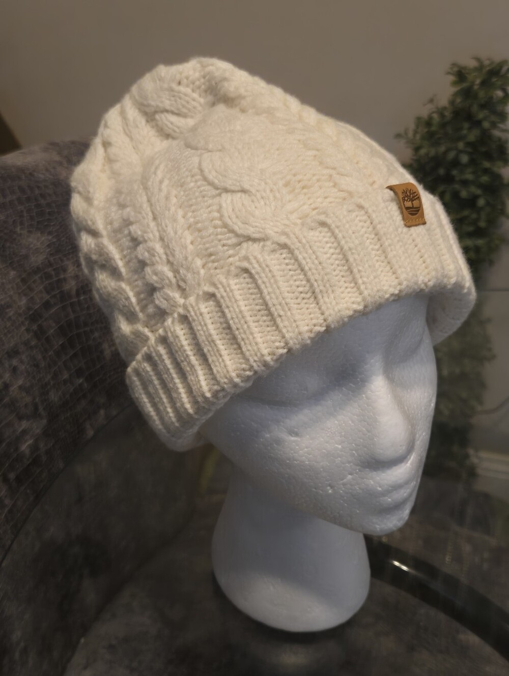 ​Timberland Cable Knit Beanie Hat Cream Ivory Sherpa Fleece Lined Leather Patch
